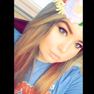 Meet your Posher, Olivia